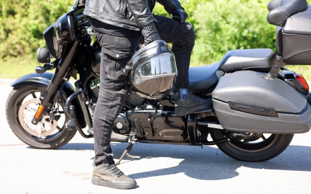 Torba na udo na motocykl. Co zmieścisz i jak ją zamocować?